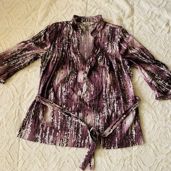 BCBG Abstract Blouse - Picture 1 of 7